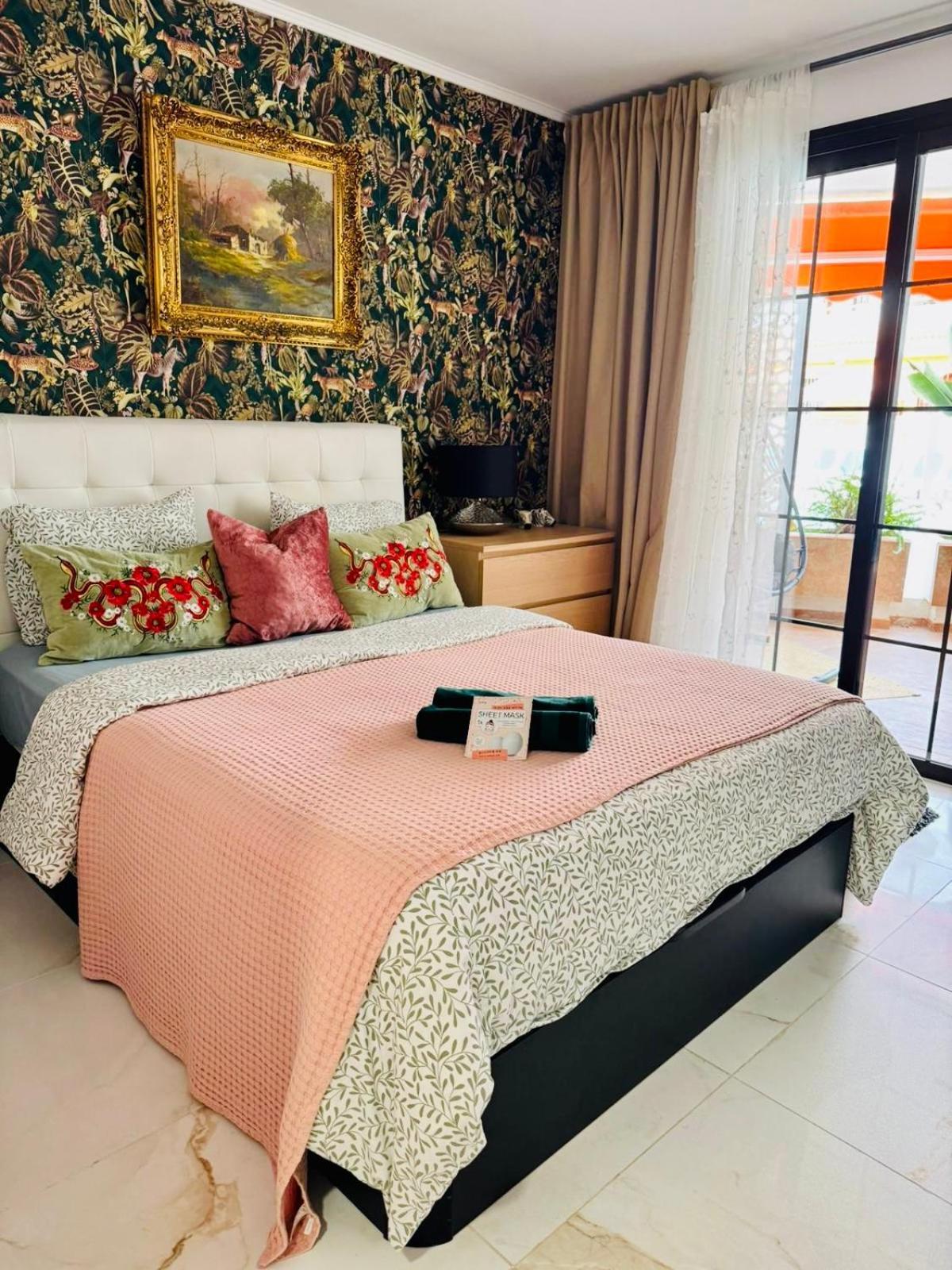 Apartment With Terrace And Pool, Los Cristianos 洛斯克里斯蒂亚诺斯 外观 照片