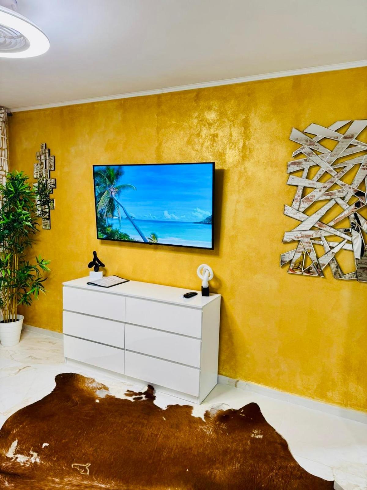 Apartment With Terrace And Pool, Los Cristianos 洛斯克里斯蒂亚诺斯 外观 照片