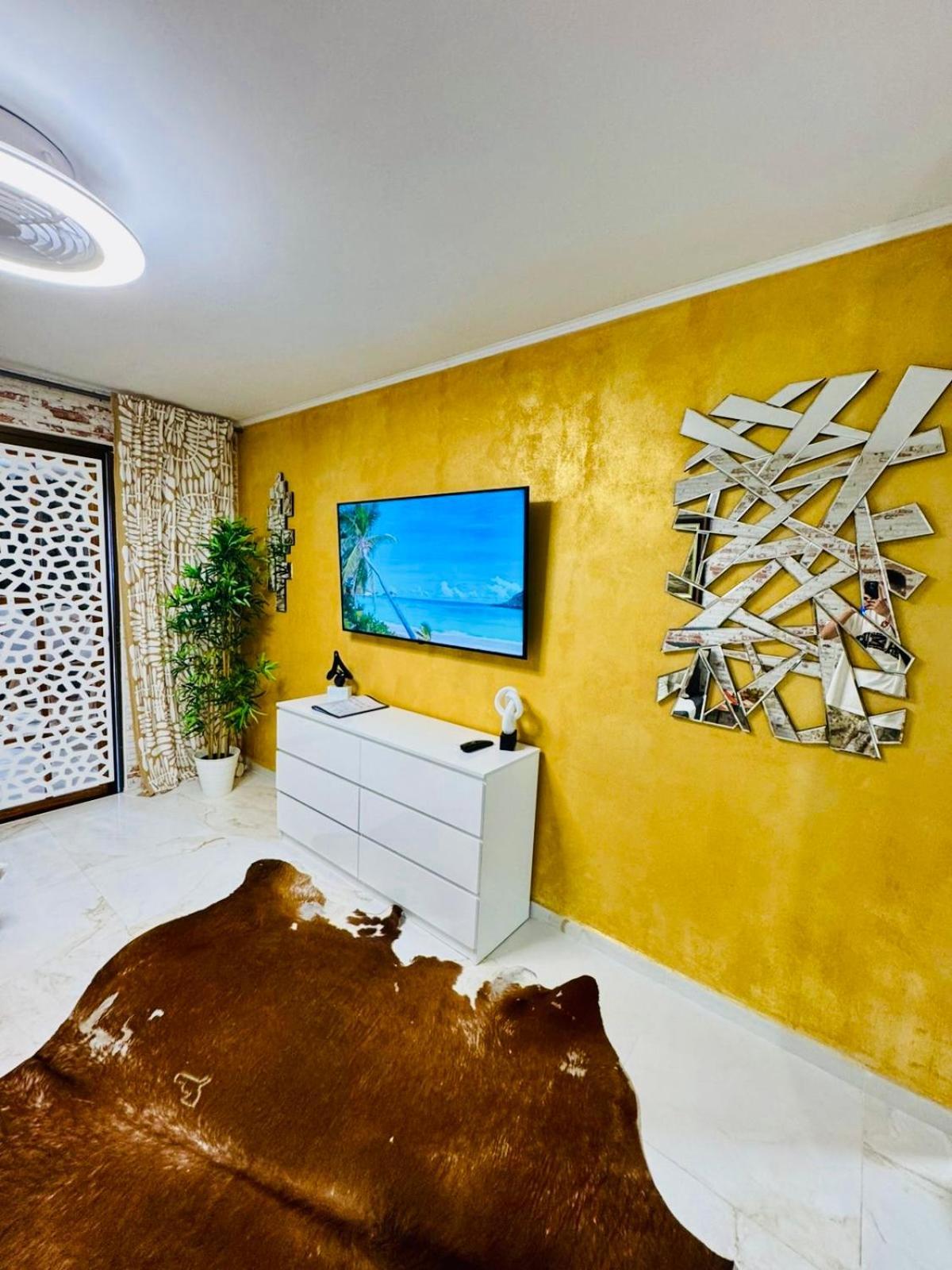 Apartment With Terrace And Pool, Los Cristianos 洛斯克里斯蒂亚诺斯 外观 照片